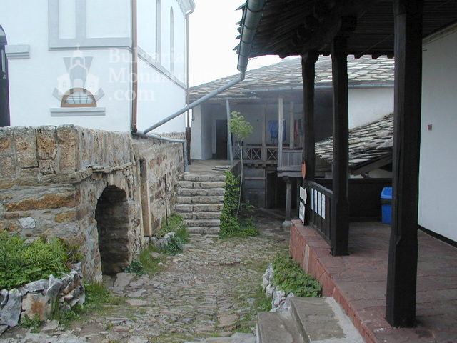 Glozhene Monastery (Picture 10 of 33)